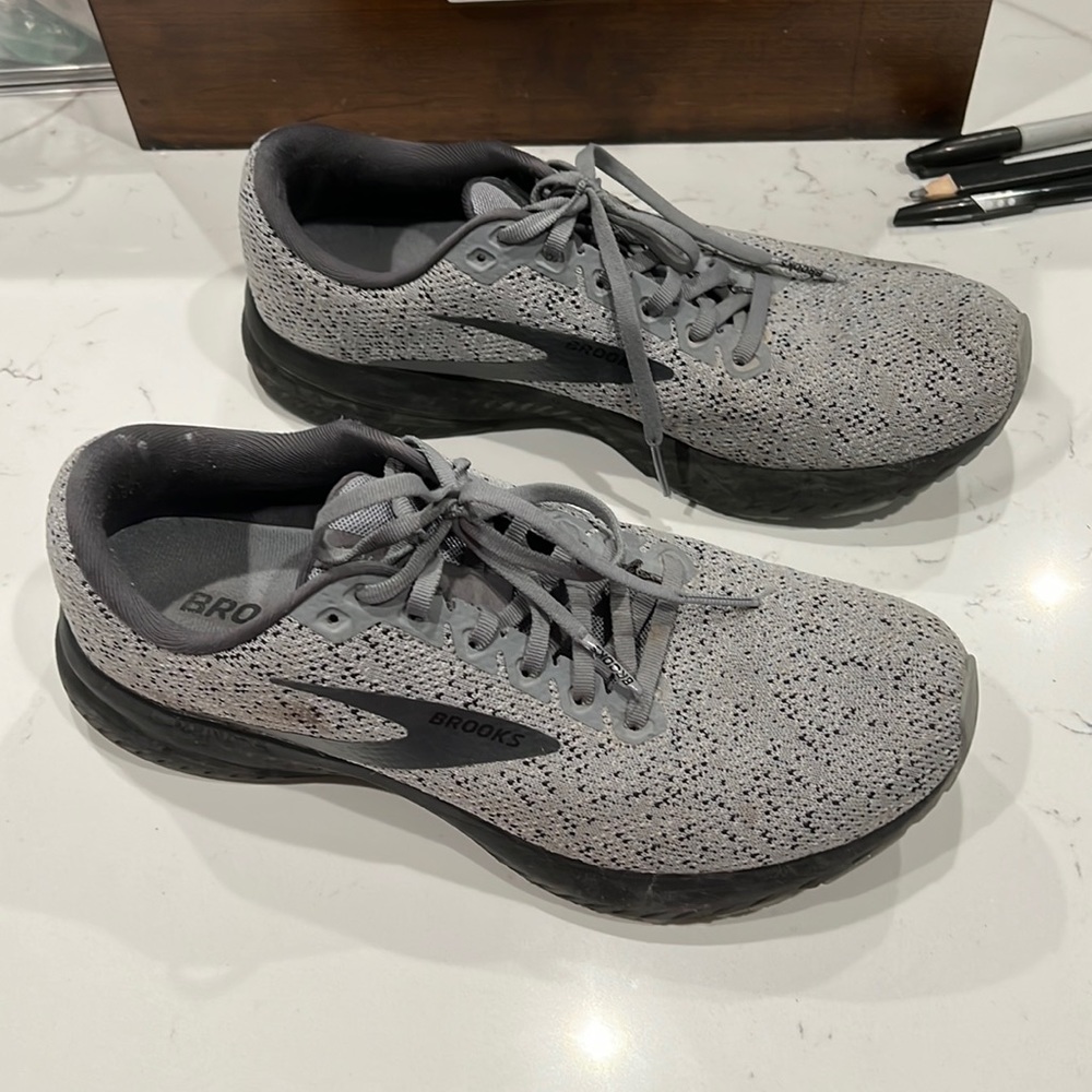 Brooks Launch 7